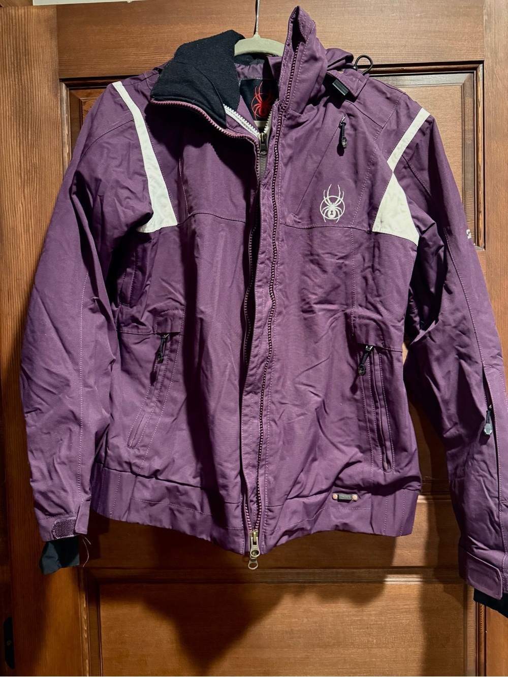 Spyder Purple hooded Ski Jacket women’s size 8 thumb holes lots of pockets